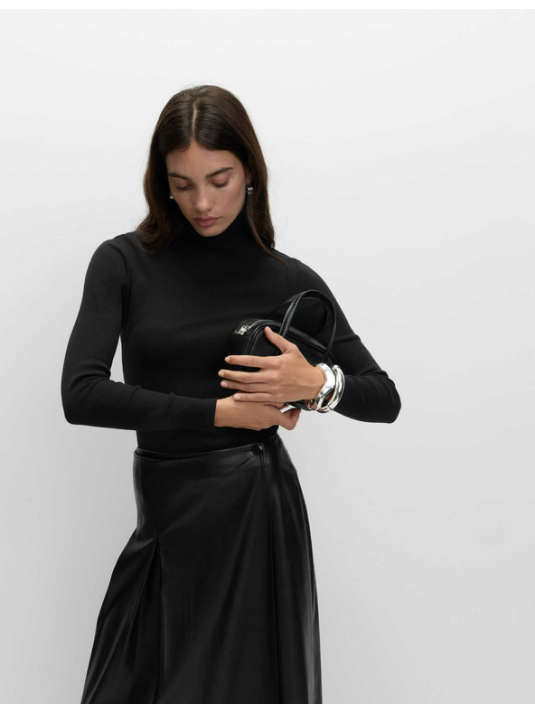 Marks & Spencer Žebrovaný top s vysokým límcem a vysokým podílem bavlny Marks & Spencer černá