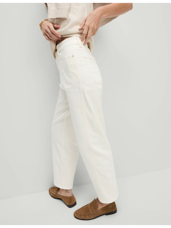 Marks & Spencer Džíny s nohavicemi mrkváčového střihu ke kotníkům a vysokým pasem Marks & Spencer smetanová