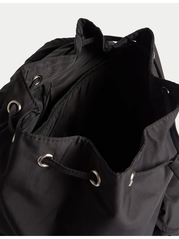 Marks & Spencer Batoh se stahovací šňůrkou a více kapsami Marks & Spencer černá