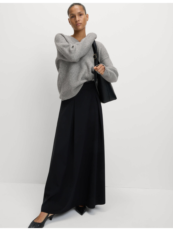 Marks & Spencer Žebrovaný svetr s výstřihem do V z měkoučké příze Marks & Spencer šedá