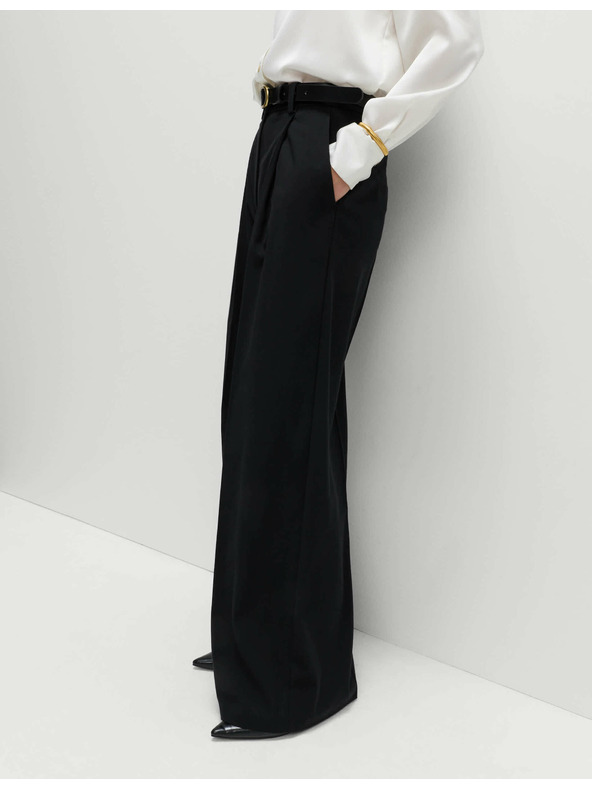 Marks & Spencer Plisované kalhoty se širokými nohavicemi Marks & Spencer černá