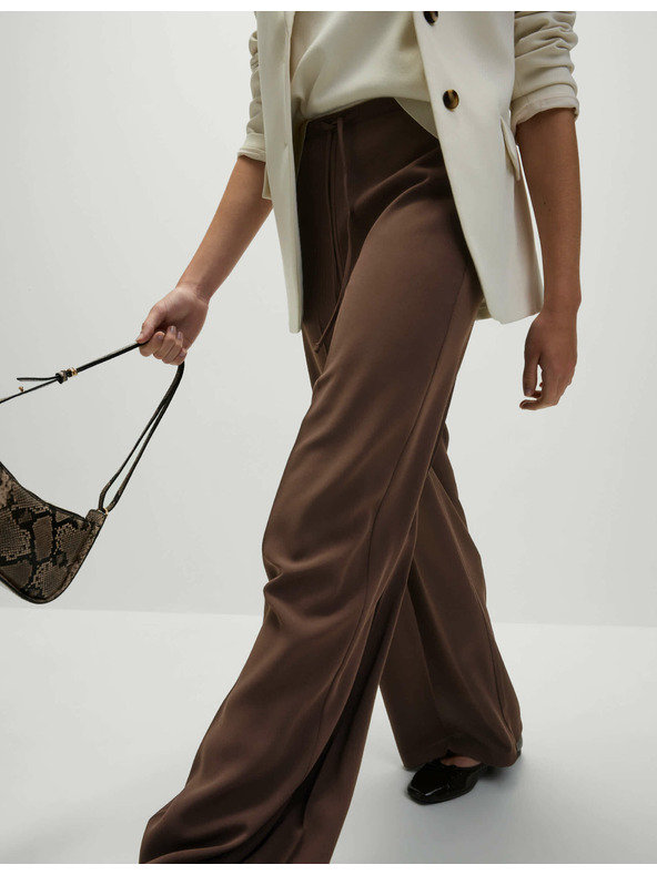 Marks & Spencer Krepové kalhoty se širokými nohavicemi a elastickým pasem Marks & Spencer hnědá