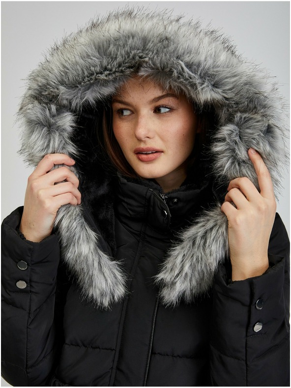 Orsay Černý dámský péřový zimní kabát s kapucí a umělým kožíškem ORSAY