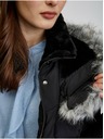 Orsay Černý dámský péřový zimní kabát s kapucí a umělým kožíškem ORSAY