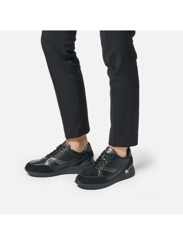 Geox Černé dámské tenisky Geox Bulmya