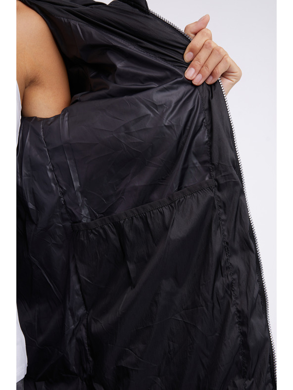 Sam 73 Černý dámský zimní prošívaný kabát SAM 73 Hedvika