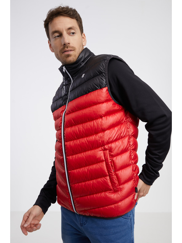 Sam 73 Černo-červená pánská prošívaná vesta SAM 73 Potter