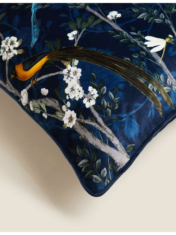 Marks & Spencer Sametový polštář s ptáčky Marks & Spencer námořnická modrá