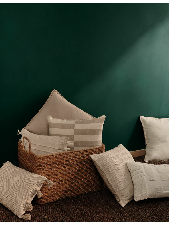 Marks & Spencer Prošívaný polštář z čisté bavlny Marks & Spencer smetanová