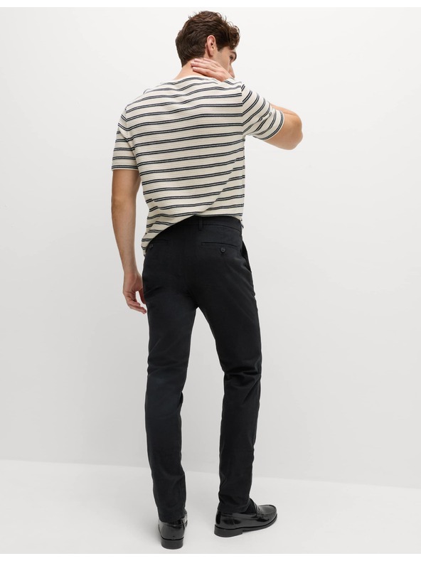 Marks & Spencer Strečové chino kalhoty úzkého střihu Marks & Spencer černá