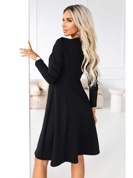 numoco IVANA pohodlné trapézové šaty s výstřihem a dlouhým rukávem - černé