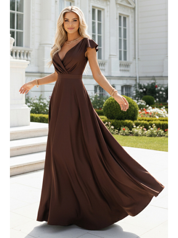 numoco CRYSTAL saténové dlouhé šaty s výstřihem - čokoládové