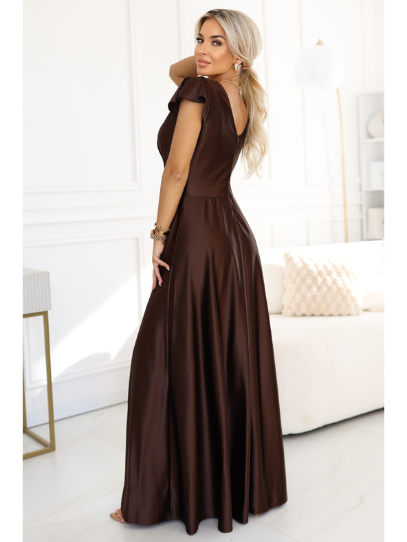 numoco CRYSTAL saténové dlouhé šaty s výstřihem - čokoládové