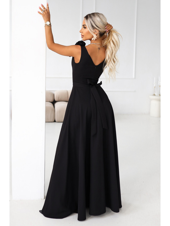 numoco Elegantní maxi večerní šaty s rozparkem a růžemi - klasická černá