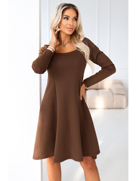 numoco IVANA pohodlné trapézové šaty s výstřihem a dlouhým rukávem - čokoládové