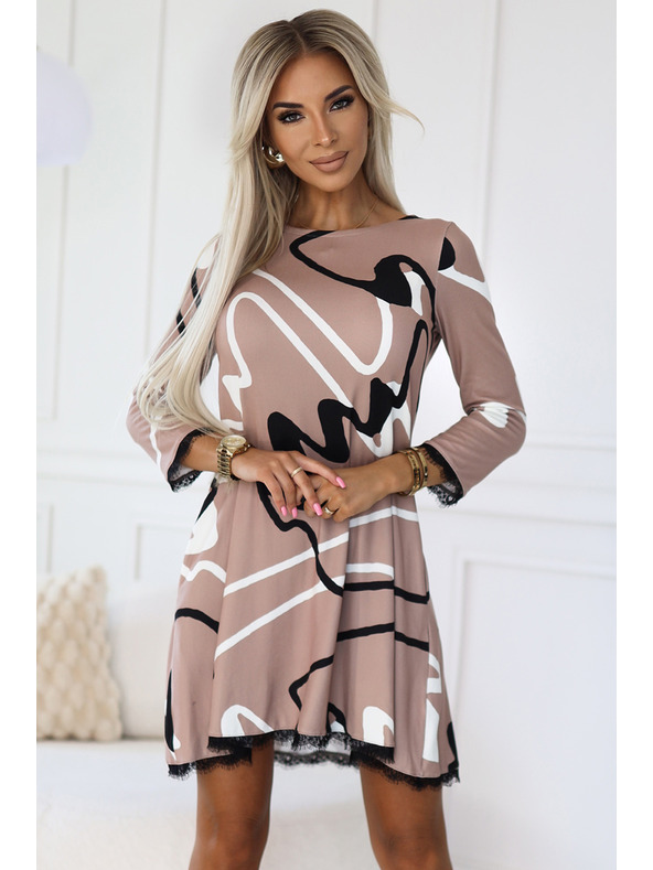 numoco Lichoběžníkové svetrové šaty s krajkou - béžové s černobílým vzorem