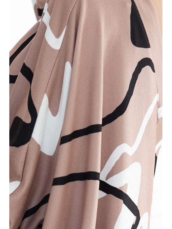 numoco Pohodlné netopýří šaty s výstřihem - béžové s černobílým vzorem