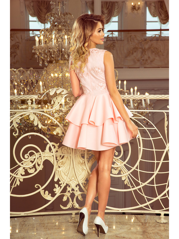 numoco ALEXIS - Exkluzivní šaty s krajkou výstřihem - pastelové růžové