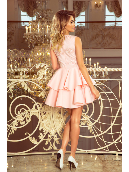 numoco ALEXIS - Exkluzivní šaty s krajkou výstřihem - pastelové růžové