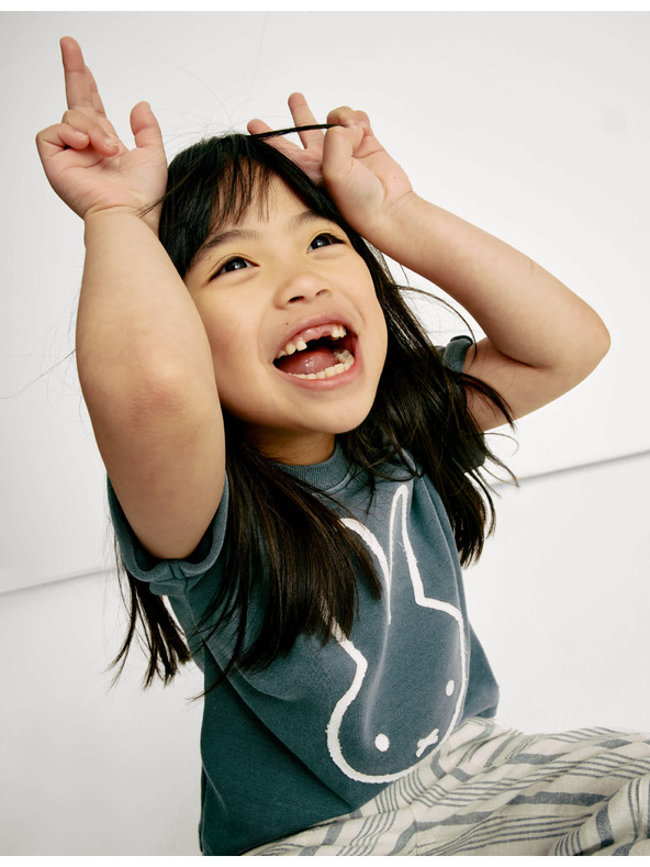 Marks & Spencer Tričko Miffy™ s vysokým podílem bavlny (1–8 let) Marks & Spencer šedá