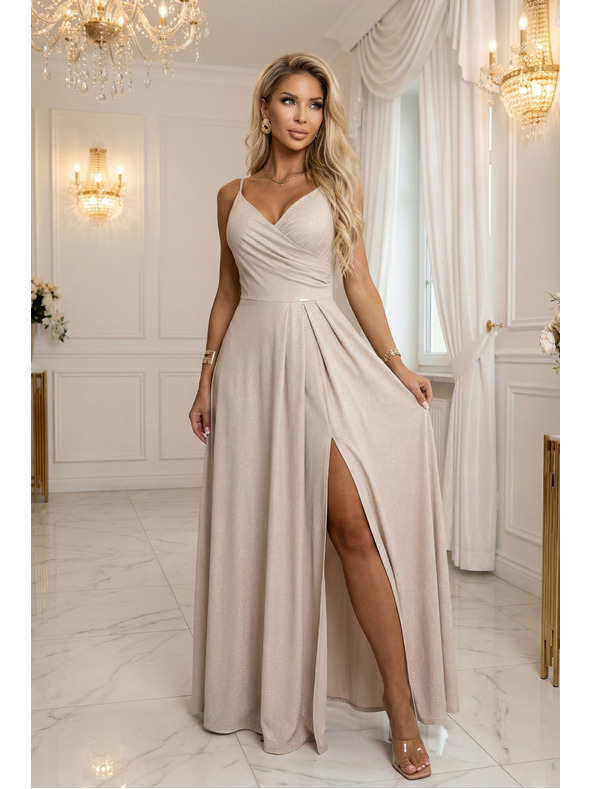 numoco CHIARA Maxi šaty s ramínky, zavinovacím výstřihem a rozparkem na nohavici - šampaňsky béžové s třpytkami