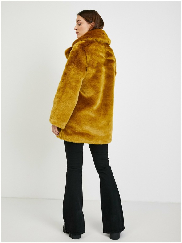 Orsay Hořčicový dámský kabát z umělé kožešiny ORSAY