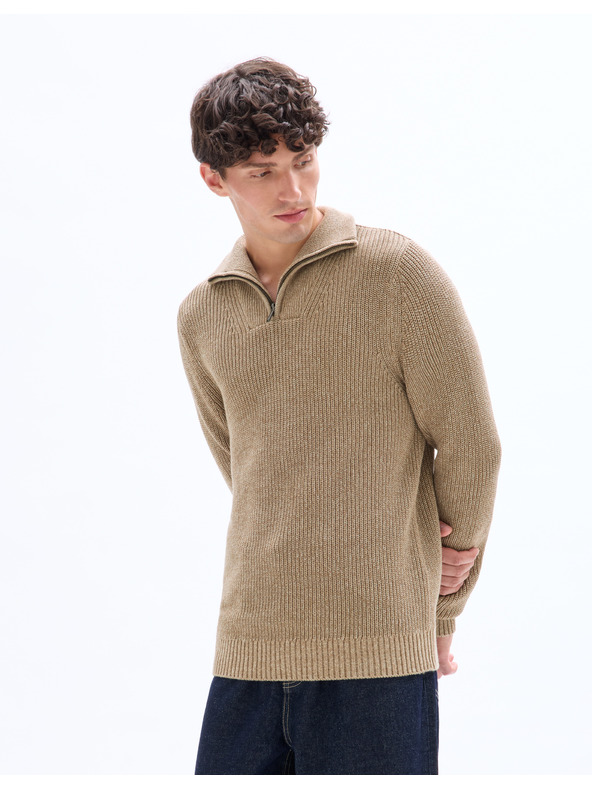 Celio Svetr Metrucker se stojáčkem