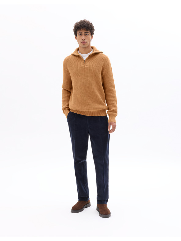 Celio Svetr Mewafftle se stojáčkem