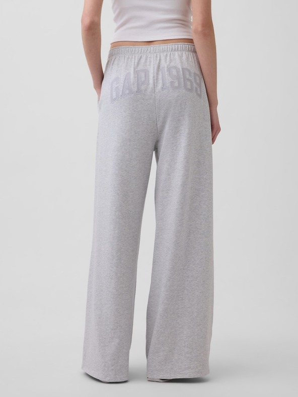 GAP Baggy tepláky s logem 1969 GAP
