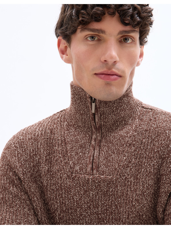 Celio Svetr Metrucker se stojáčkem