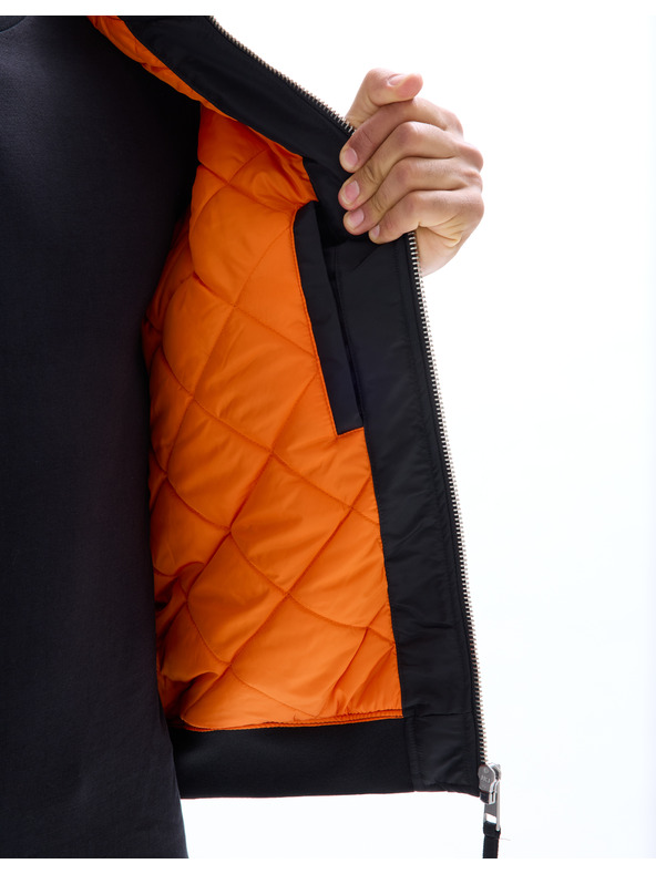 Celio Bunda bomber Mujames