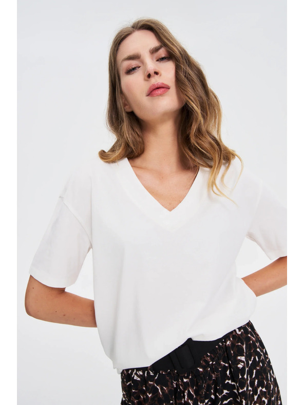 Moodo Bílý top s véčkovým výstřihem Moodo