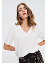 Moodo Bílý top s véčkovým výstřihem Moodo
