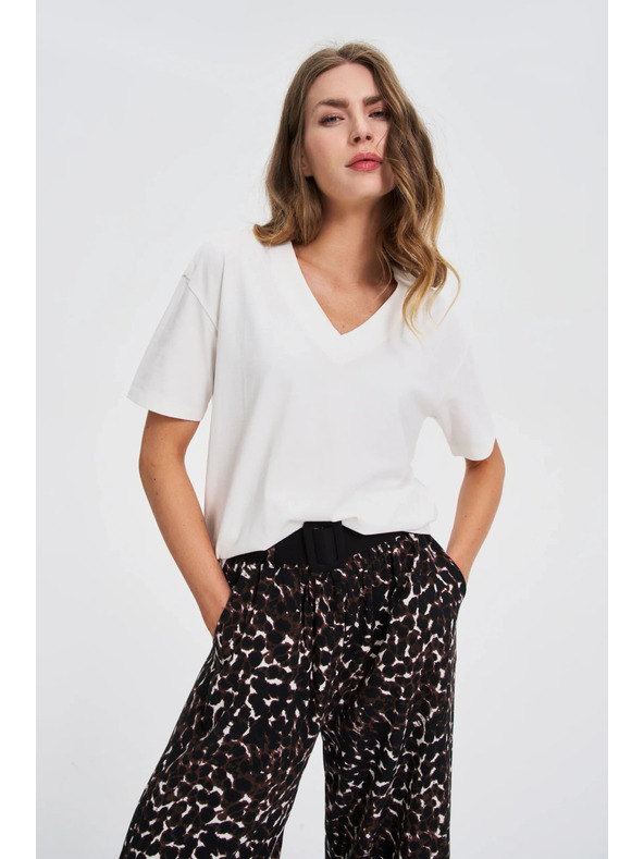 Moodo Bílý top s véčkovým výstřihem Moodo