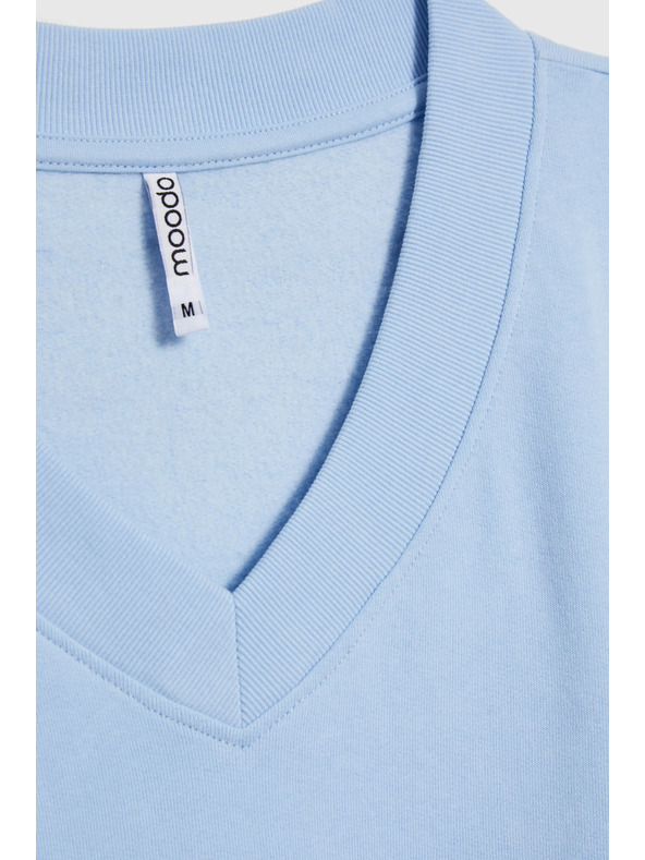 Moodo Halenka s výstřihem do V světle modrá Moodo