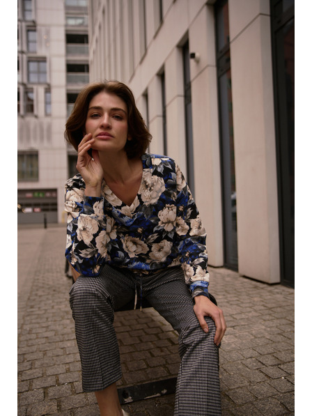 Moodo Květovaná mikina s výstřihem do V černá Moodo