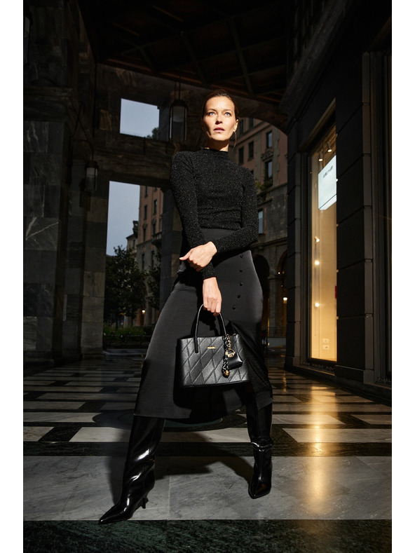 Moodo Lesklý top černý Moodo