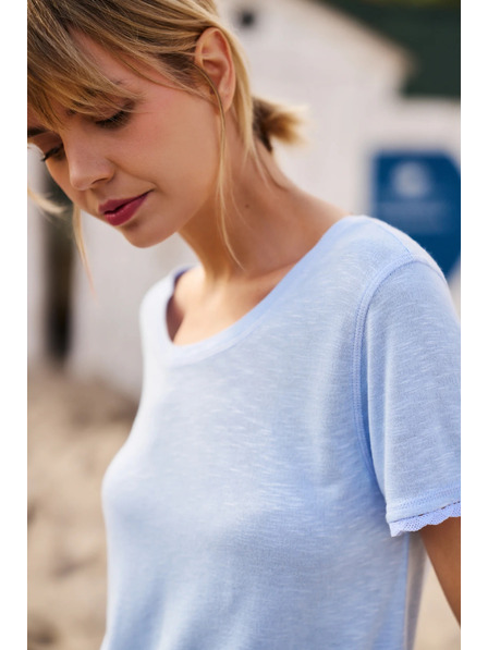 Moodo Světle modrá halenka s kulatým výstřihem Moodo