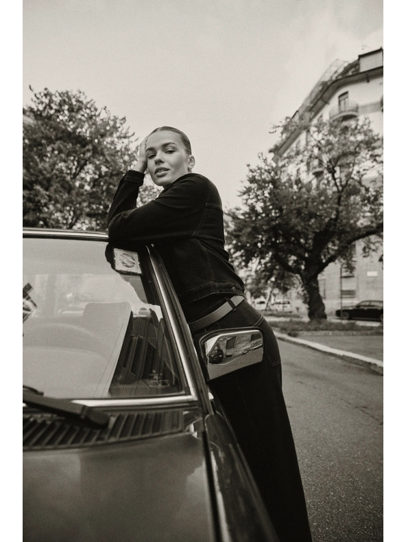 Moodo Tmavě tmavě modré džíny s páskem Moodo