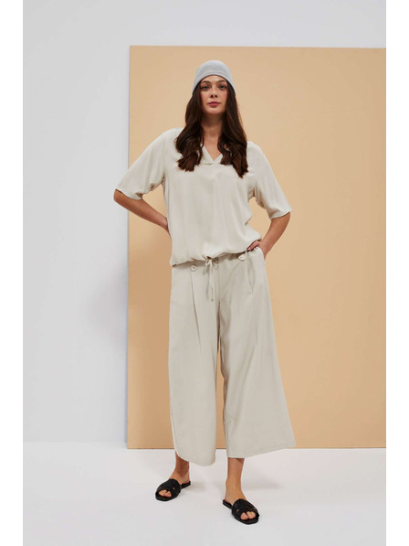 Moodo Pískově hnědá košile Moodo se vázáním v pase a výstřihem do véčka