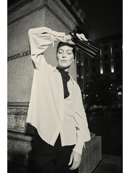 Moodo Bílá košile s korálky na rukávu Moodo