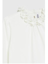 Moodo Bílá košile s ozdobným výstřihem Moodo
