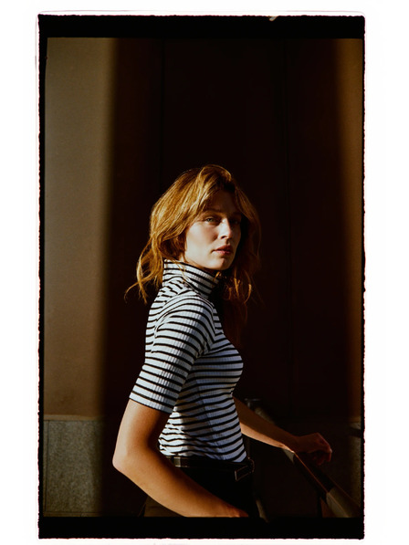 Moodo Tričko se stojáčkem v pruzích Moodo