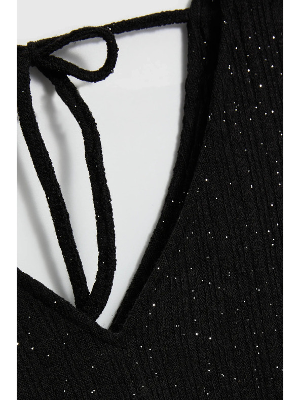 Moodo Lesklý top se zavázáním na zádech černý Moodo