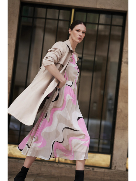 Moodo Béžové šaty s geometrickým vzorem a plisovaným spodkem Moodo