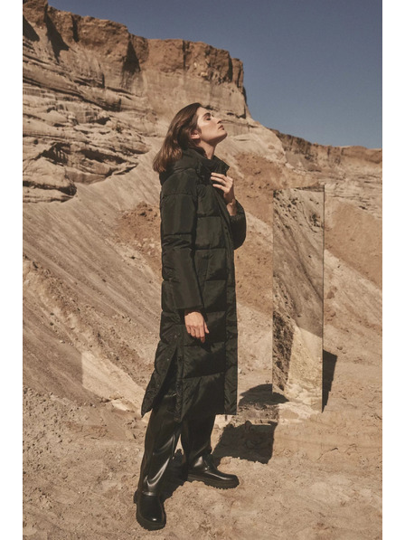 Moodo Prošívaná bunda s kapucí černá Moodo