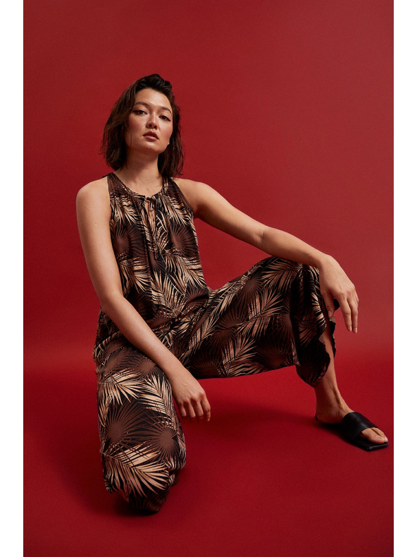 Moodo Černá košile s tropickým vzorem a vázaným výstřihem Moodo