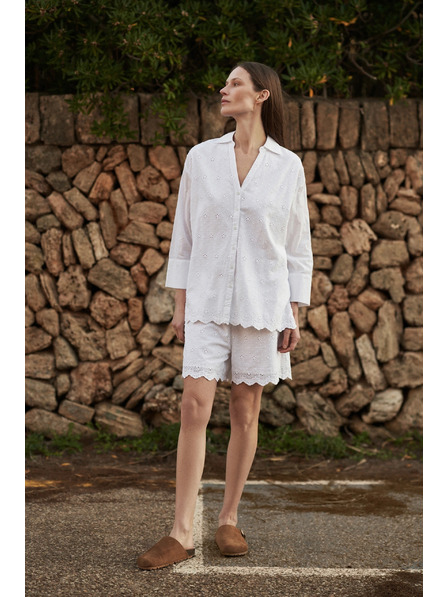 Moodo Bílá oversize košile s výstřihem do V Moodo