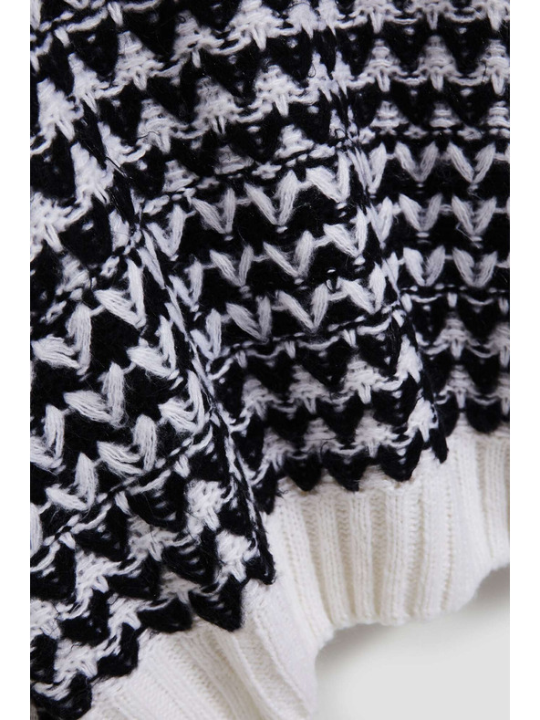Moodo Svetr s rolákem černo-bílý Moodo