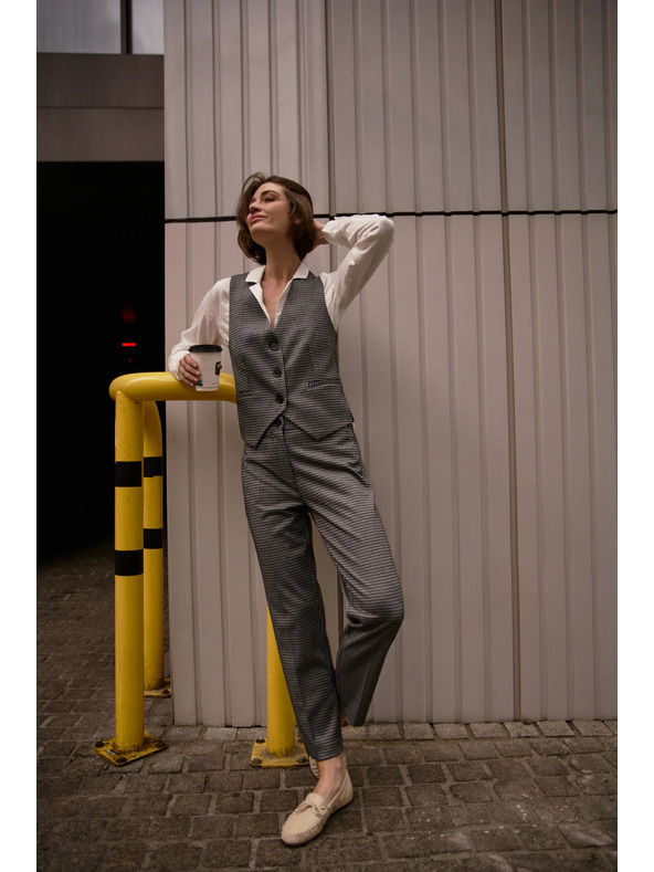 Moodo Elegantní vesta šedá Moodo